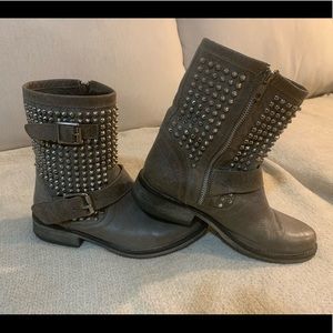 Steve Madden boots